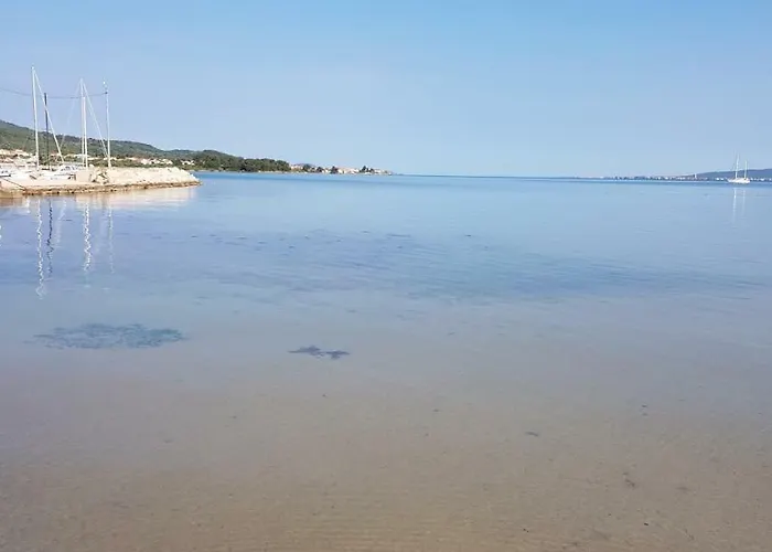 Flaveico Nyaraló Pašman